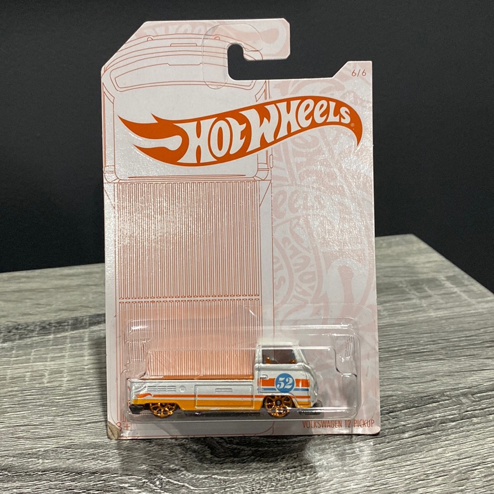 Hot Wheels | 52nd Anniversary #6/6: Volkswagen T2 Pickup - 1:64 Scale Die Cast
